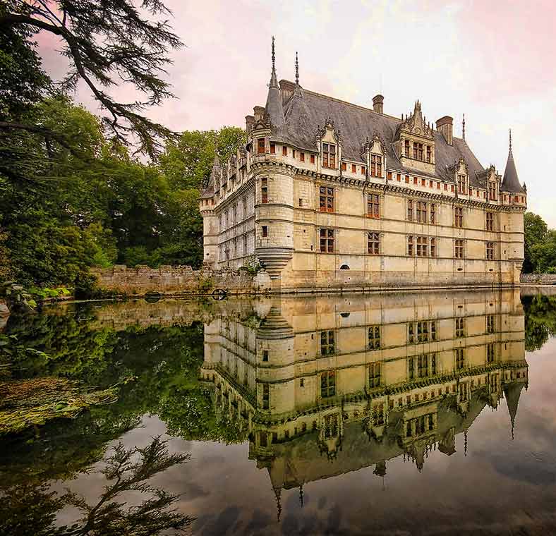Best chateaux in France