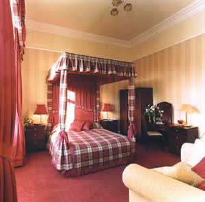 Superior 4 Poster Room