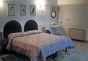 ROOM 12