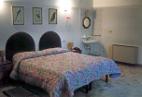 ROOM 12