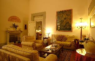 Deluxe Suite's living room