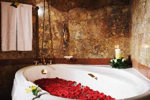 Bathroom - Colonial Suite
