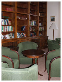 TV Lounge & Library