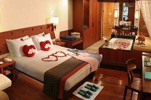 Honeymoon Suite