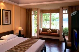 Executive Mekong Suite - master bedroom