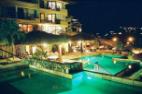 Deja Vue Restaurant by night