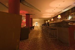 Bar & Lounge