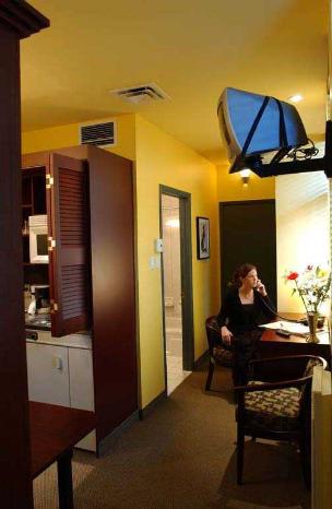 Suite 1st room