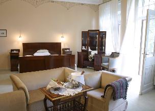 Mahogany Suite