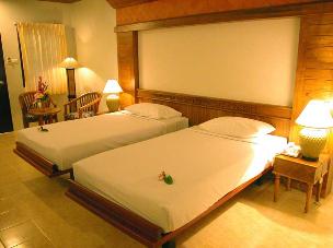 Twin bed room