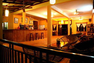 The bar at Earthwalkers, photo by Tim Crockatt
