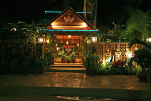 Our signature Reahoo Restaurant serves delicious, authentic Khmer food