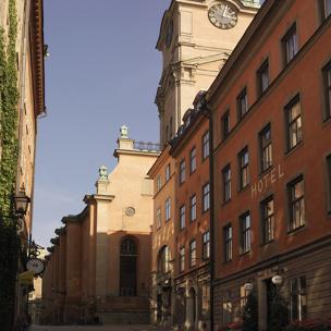 Lady Hamilton exterior
