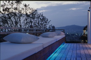 air lounge pool bar