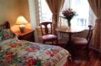 KING BED BAY WINDOW