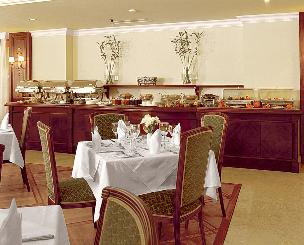 MAIN RESTAURANT