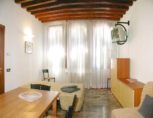 Apartment room double shared bathroom