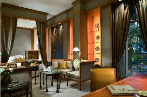 In great demand, Garden Suites have private balconies looking on to the peaceful lotus ponds and Courtyard Garden.