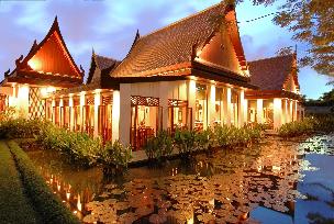 Celadon is one of Bangkok's most celebrated Thai restaurants, serving authentic Thai cuisine in classically designed, air-conditioned salas. A lotus-pond surrounds the restaurant and open-air terraces also provide guests with the choice of alfresco dining. The extensive a la carte menu offers a selection of the finest dishes from all over Thailand. This year, Celadon was named as the 'Best Restaurant in Bangkok' by Travel and Leisure magazine.