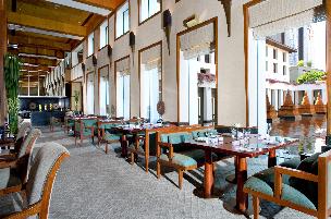 Colonnade all-day dining restaurant is all things to all people ? Amid an ambience of casual elegance, epicures can enjoy live cooking, oyster shucking and sushi-making during the day. A la carte dinner specialities include international fare, comfort foods, Asian & Japanese sections as well as the freshest seafood and meats cooked to perfection. Evenings are incredibly special - through tall windows, diners have a glimpse of the serene splendour of a bygone age reflected in the lighted water garden with its replica stupas. Sunday Brunch at Colonnade is legendary - it is a gastronomic feast fit for a king, featuring only the freshest and best culinary delights.