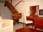 Queen size bed / suite