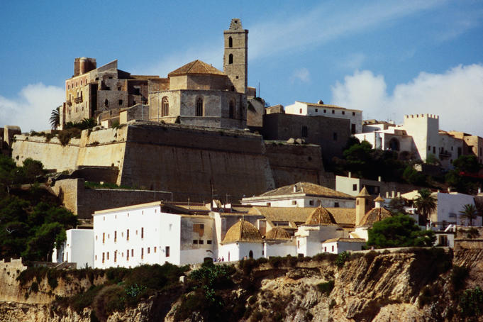 D'Alt Vila, old walled town.