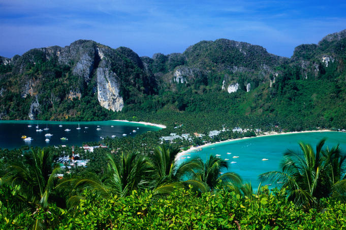 Ao Ton (left) and Ao Lo Dalam (right) from the viewpoint above the tourist village on Ko Phi Phi Don.