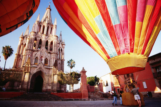 Travel literature review: On Mexican Time