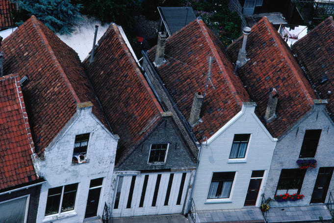 Overview of rooftops and house facades in Zierikzee.