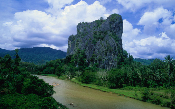 Gunung Reng near East-West Highway.