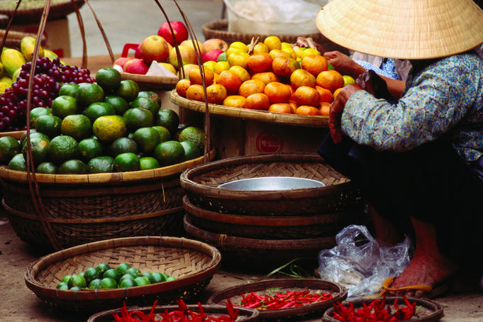 Vegetable market - Hanoi