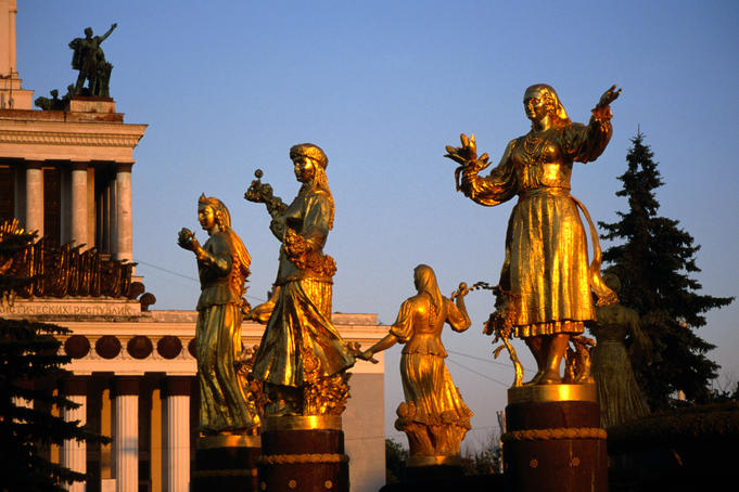 moscow statues