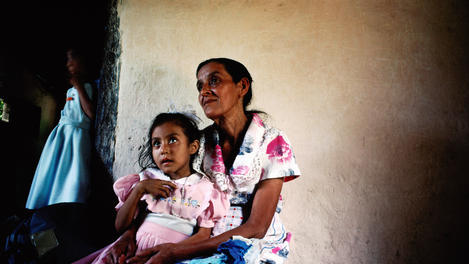 Woman and daughter, La Laguna.