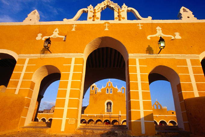 Santuario de la Virgen de Izamal of the Franciscan Monastery, Convento de San Antonio de Padua. The monastery is built from stones of the Ppapp-Hol-Chac pyramid (c. 15612-2002).