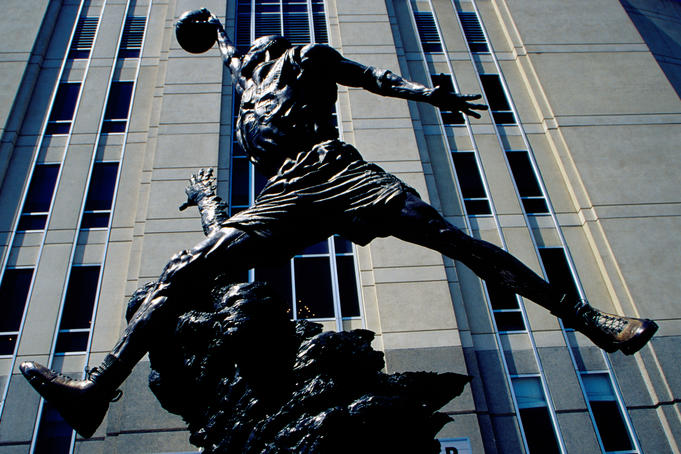 Statue of Michael Jordan outside United Center.