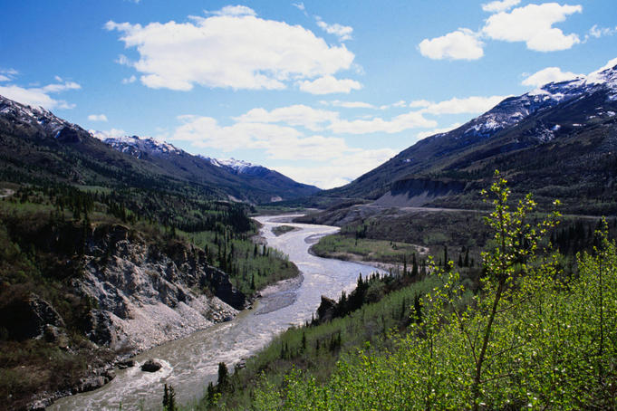 The great Alaska pub paddle - discover local flavour along Fairbanks’ Chena River