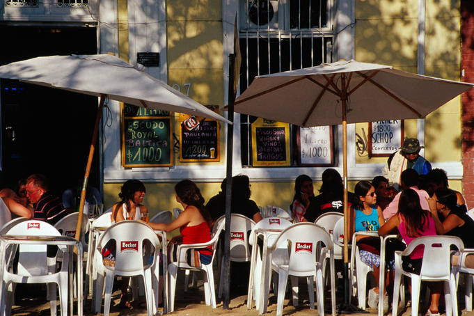 Alfresco diners in the Bellavista district.