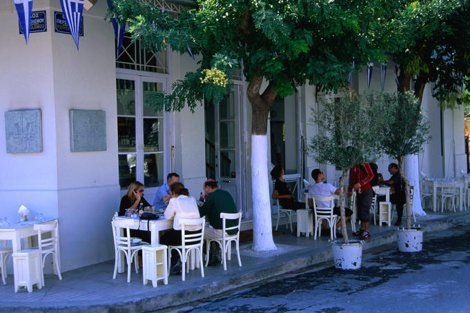 Mamacas Restaurant in Gazi.