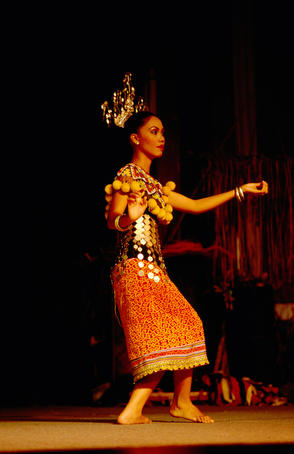 Woman dancing, Cultural Village show.