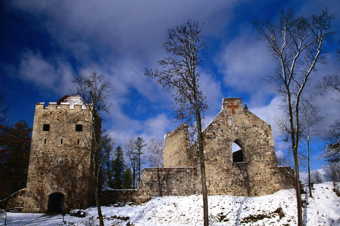 Winter scene, Sigula castle