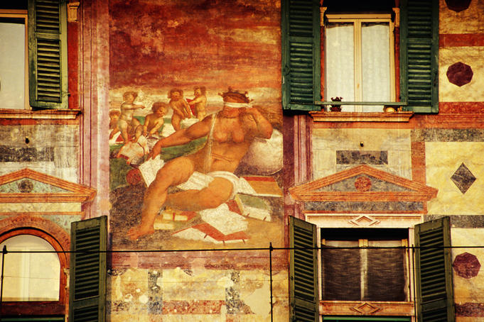 Frescoes at Casa Mazzanti, Piazza delle Erbe.