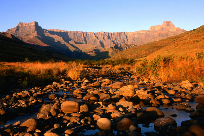 Thukela River and amphitheatre, Northern Drakensberg.