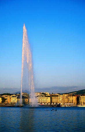 Jet d'Eau, Lake Geneva, from Quai du Mont-Blanc.