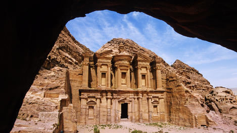 Al Deir (The Monastery).