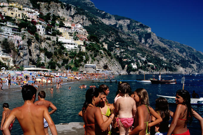 Children at port, Spiaggia Grande.