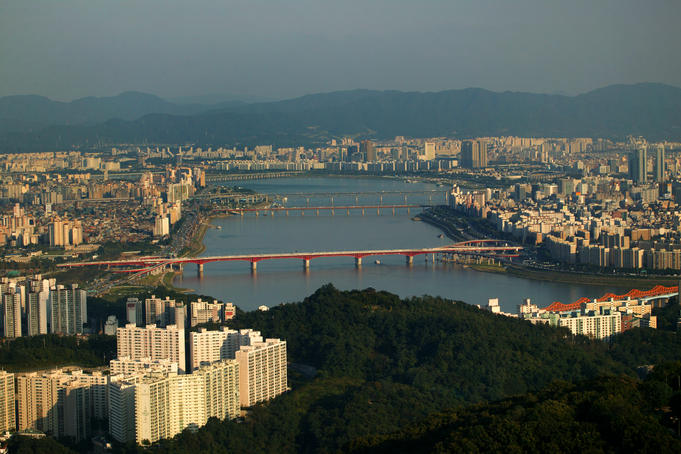Overhead of Hangang River.