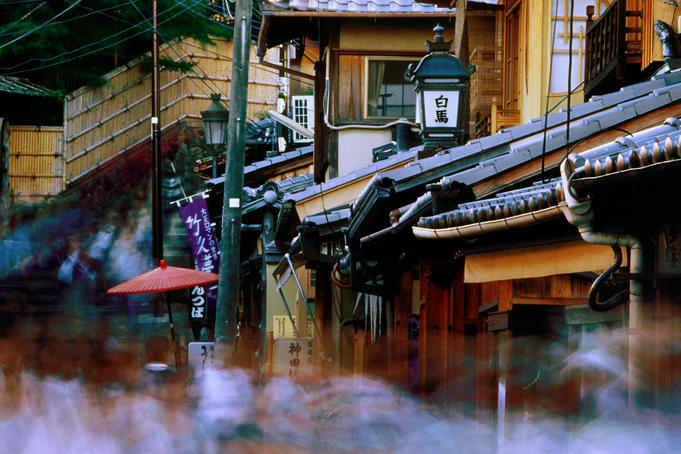 Streets and shops in Sannen-zaka.