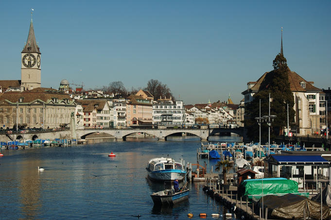 Limmat river, with St. Peter Church (left) and the Wasserkirche (right), from the Quai-Bridge.