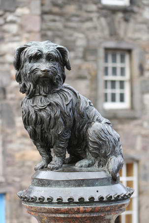 Greyfriars Bobby statue.