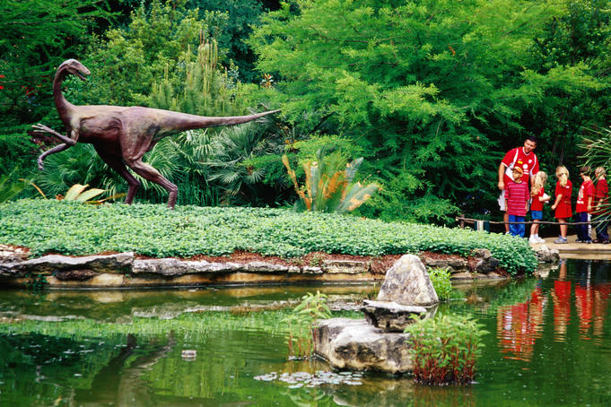 dinosaur sculpture park